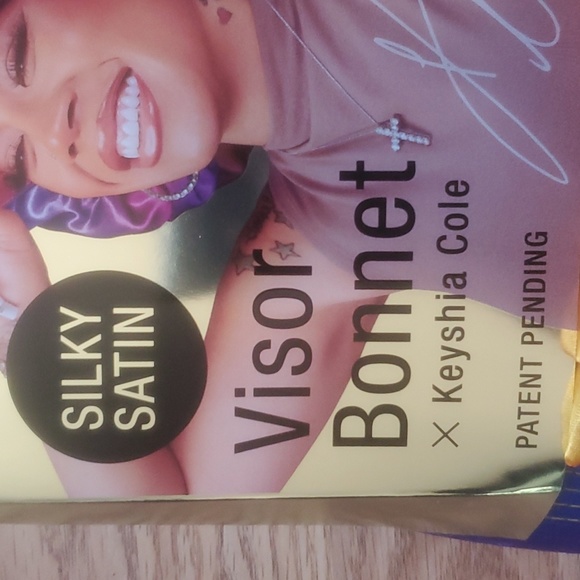 Red visor bonnet X Keyshia Cole final price - Picture 3 of 6